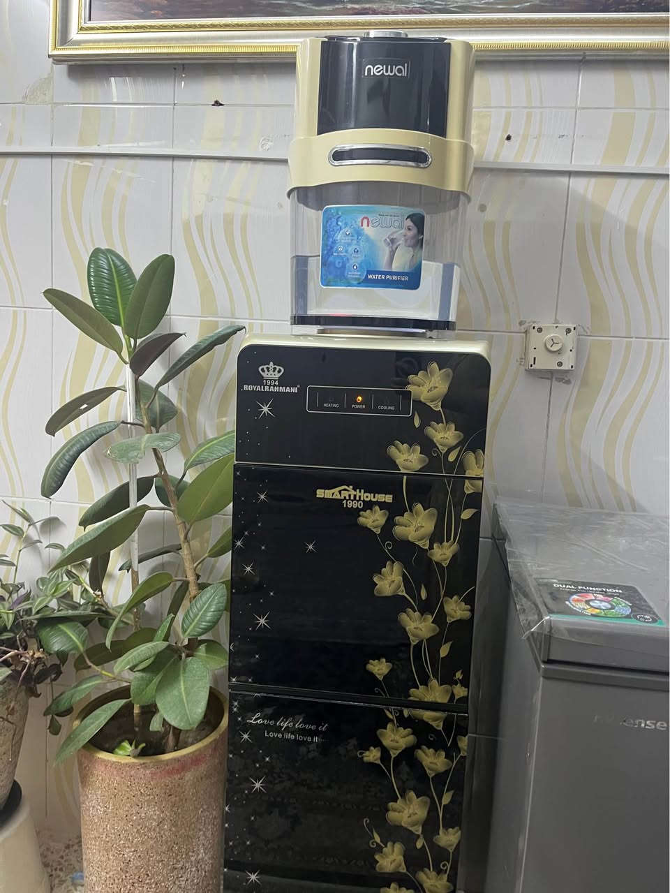 برادة كلش جديد ما بيها اي عيب ثلاجة هم ماي بارد و حار 
السعر 100 بيها مجال 
رقم موبايل ***********
*********** كركوك, العراق
