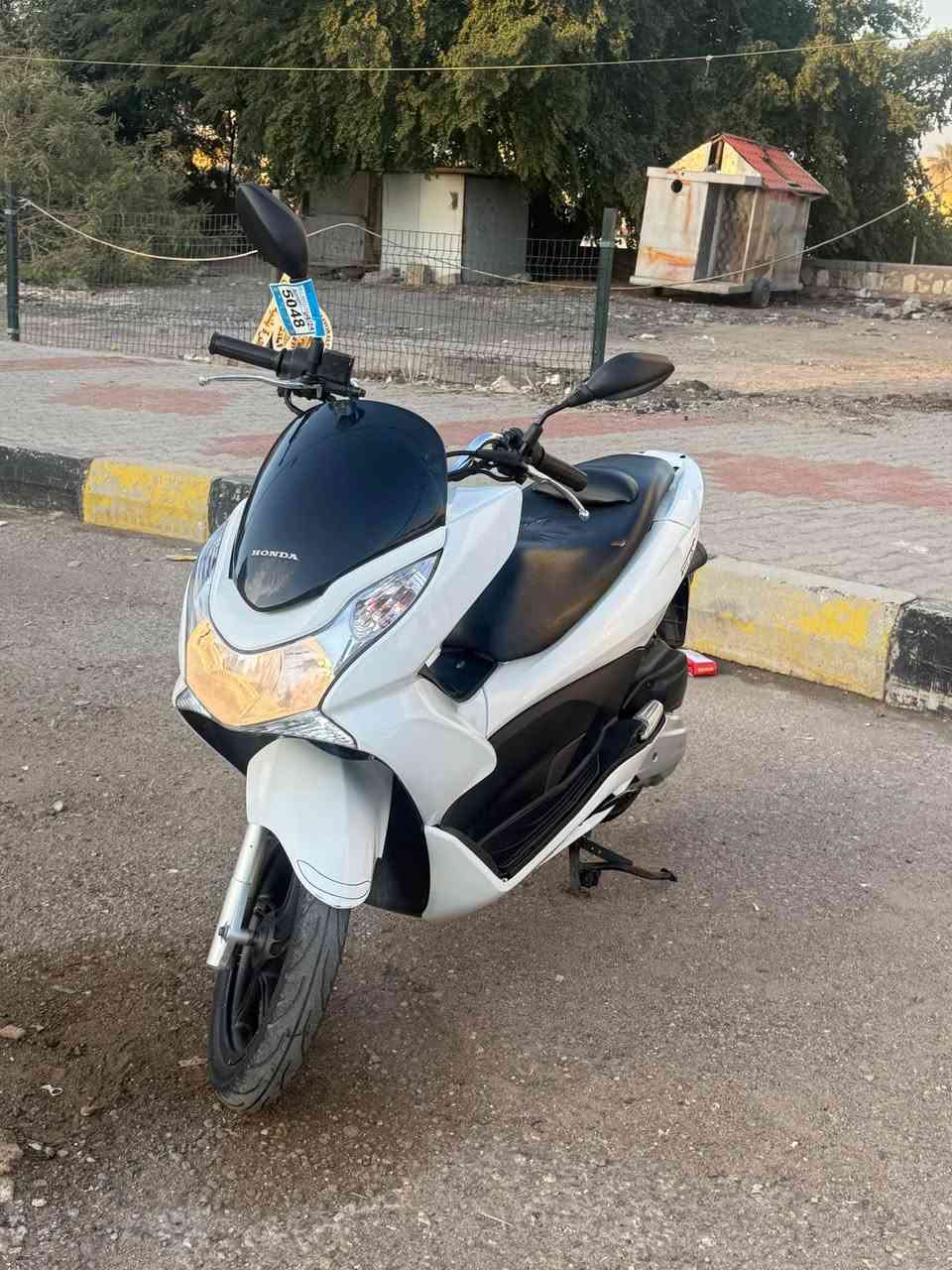 دراجه pcxجيل الاول دراجة مال رمبه مديل ١٦ حجم مكينه 125ياباني الاصلي دراجه جديده مال جناي وعلئ ايدي
 ياباني الاصلي دراجه كامله  ستان كهربائي  تدفئه بل يدات حساس ازدحام حرف Aدراجه جديده الدراجه مكينه لوك شلعه معدل خير من الله دراجه تكول جديده بمعنئ الكلمه واحلا من الصور  مال جناي المكان بغداد دراجة مكفوله اي نقص مابيه السعر(١٣٠٠)مليون٣٠٠
وبيها مجال اي استفسار 
*********** بغداد, العراق
