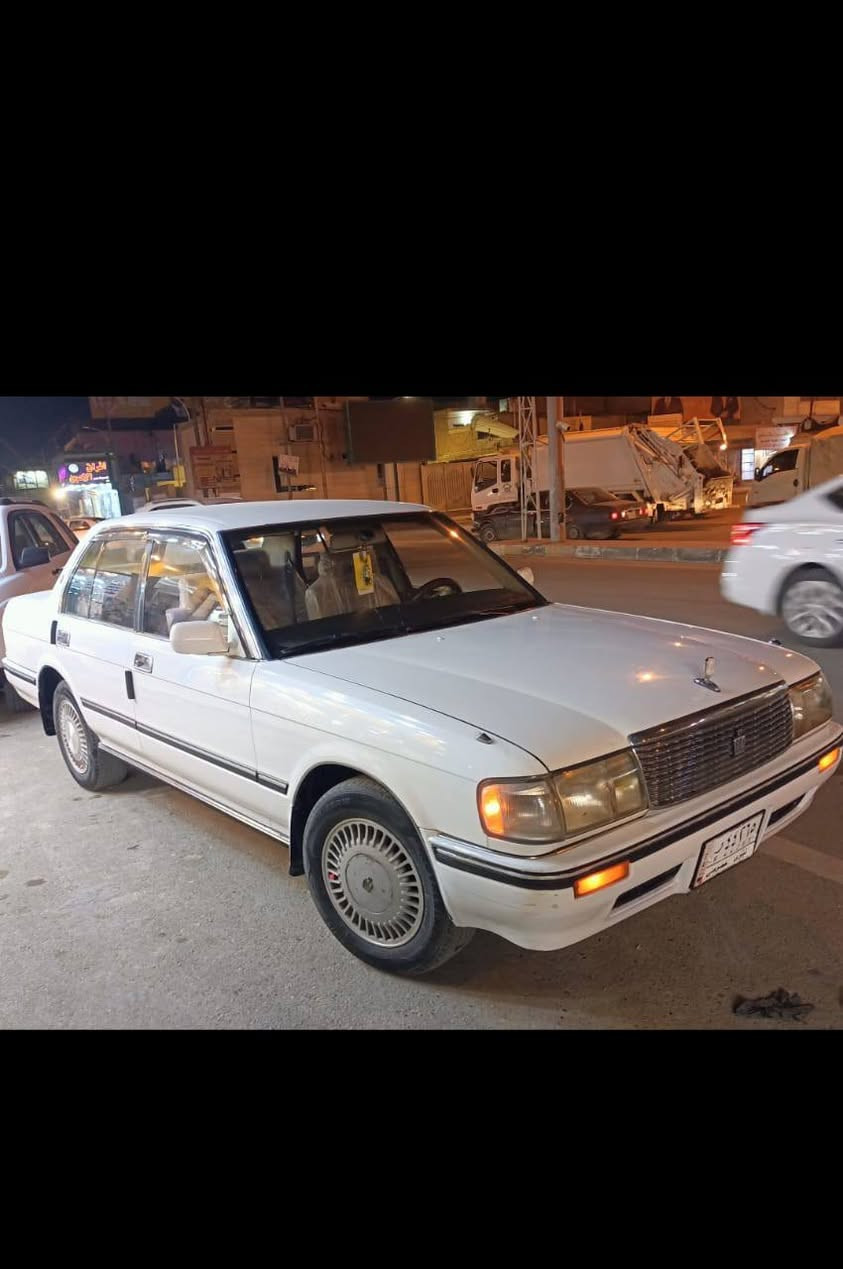 سياره كراون موديل 95 سياره بلاديه ونضيفه  اخت زيرو رقم نينوا مشروع وطني سنويه سعر سياره 85 ورقه ***********
