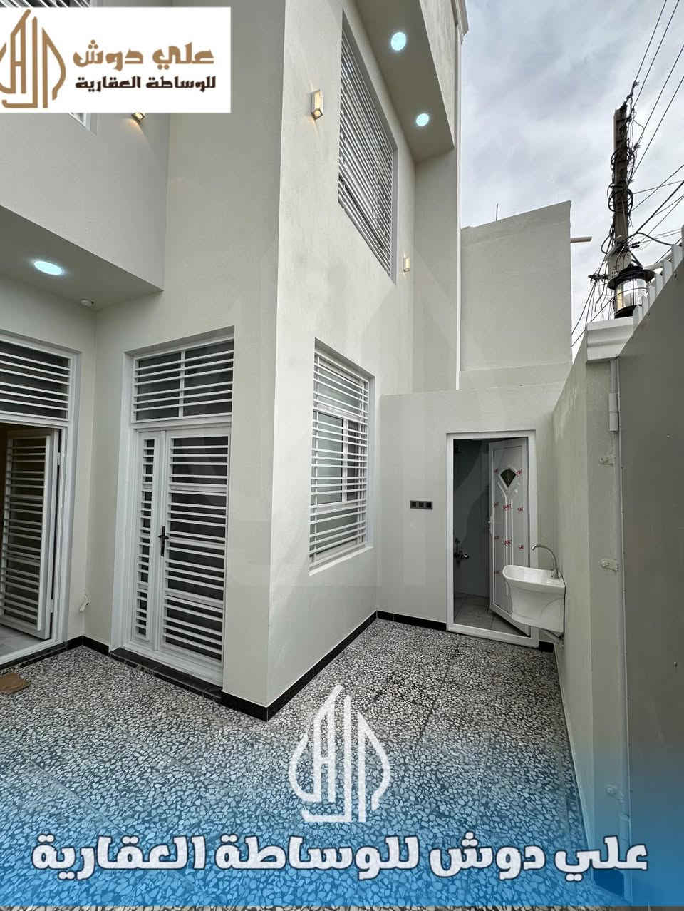 #جديد_علي_دوش_للوساطة_العقارية_وتنفيذ_الدور_الحديثة

#للبيع_دور_توأم_بناء_حديث_النجف_حي_المكرمة_بال_٩٠٠٠

#شارع_بعرض_١٢_متر_وفضلة_امام_الدور_مكان_راقي_جدا 
__________________________

#المساحة_الواحدة_للعقار_١٤٠_متر_طابقين_بواجهة_٧_م_

#والنزال_٢٠_متر_بالقرب_الى_متنزه_المكرمة_بداية_الحي_
———————————————————

✔️يحتوي_الطابق_الاول_على:

✔️الغرفة - على واجهة- العقار يعني ٧ واسعة جدا 

✔️الصالة - باب دفترية مطلة للأستقبال 

✔️الاستقبال - 

✔️المطبخ - حار- بارد - 

✔️الصحيات - غربي - شرقي - الشاور 

✔️المنور- وأنابيب الخلطات الخاصة للغسالة - فول اتماتيك 

✔️الطارمة - الخارجية - والصحيات - الخطار 
💫💫💫💫💫💫💫💫💫💫💫💫💫💫💫💫💫

✔️يحتوي الطابق الثاني على : 

✔️عدد الغرف (٣) ثلاثة 

✔️الصالة - 

✔️الصحيات - 

✔️مكان الطاقة الشمسية - 
💫💫💫💫💫💫💫💫💫💫💫💫💫💫💫💫💫

✔️واخيراً السطح - 

💫💫💫💫💫💫💫💫💫💫💫💫💫💫💫💫

🎖️الدار مجهز بالستائر 

🎖️الماطور - مي - 

🎖️تانكيات- عدد اثنان - 

🎖️مراوح - بالكامل - 

🎖️مغاسل - 

🎖️ابواب - الصحيات - الالمنيوم 

🎖️صبغ الابواب للغرف على ذوق الزبون - 😍

💫💫💫💫💫💫💫💫💫💫💫💫💫💫💫💫💫

🪐الكهرباء للدور بوري - 

🪐الخلطات - للصحيات تركي ضمان - 

🪐الإنارة بروفايل - 

🪐بورسلين لوح - المطبخ - 

🪐خلطات - غسالة الصحون - 

🪐شتايكر الطفيلي - 
💫💫💫💫💫💫💫💫💫💫💫💫💫💫💫💫💫

☎️للأستفسار يرجى الاتصال على الأرقام التالية ☎️

☎️***********☎️***********☎️

🪐أو مراجعة المكتب الكائن - النجف - سايدين جامعة سلام 

🪐مجاور شركة الحافظ ومجموعة المنتظر - 

#علي_دوش_للوساطة_العقارية_

#مشاهدات
#متابعين
#تابعونا
#عقارات
#عقاراتي
#اكسبلور
#ترند
#عقارات
#كربلاء
#نجف
#النجف
