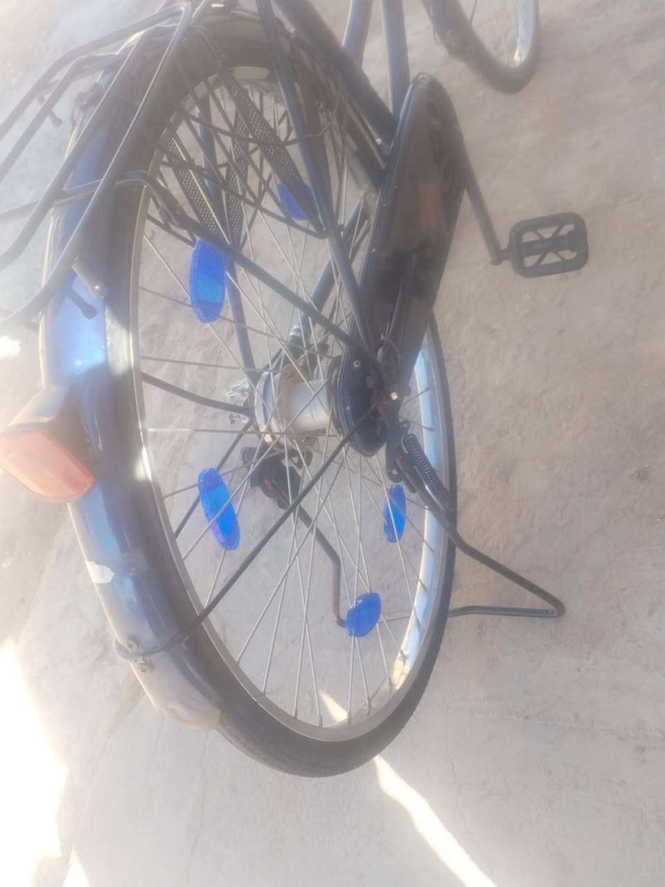 السلام عليكم بيسكل البيع تركيب بعده جديد غراضه كله جدد بدال قفل امامي كله شغال ما مصبوغ السعر 85بي مجال قليل مكاني عماره نهاوند شارع عشرين 
***********
