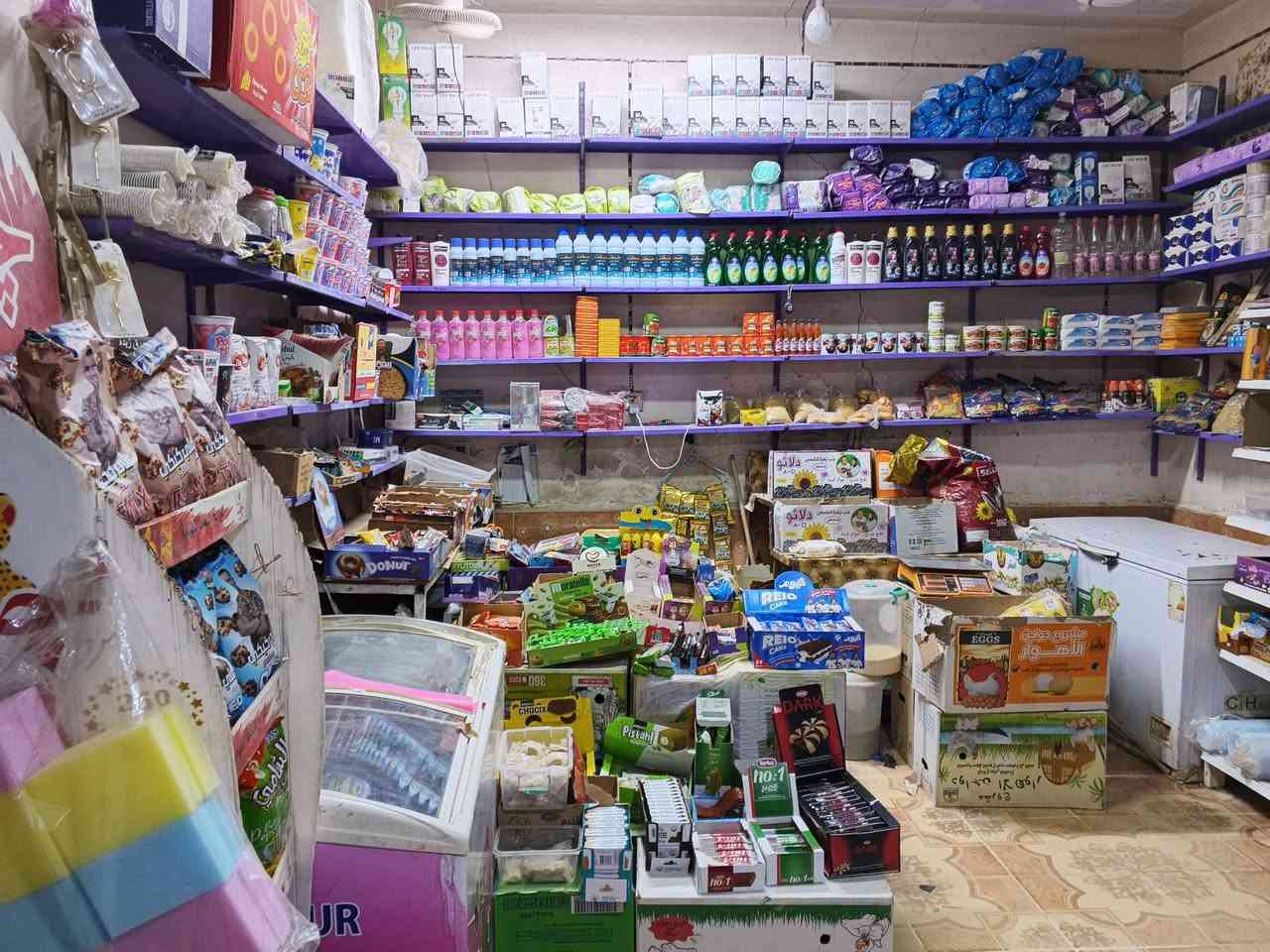 سلام عليكم 
محل للبيع يحتوي على 
٤ برادات 
٢ مجمدات 
سبلت 
رفوف مع المواد 
الموقع حي الصدرين 
سبب البيع عدم التفرغ 
للاستفسار الاتصال ع الرقم***********
