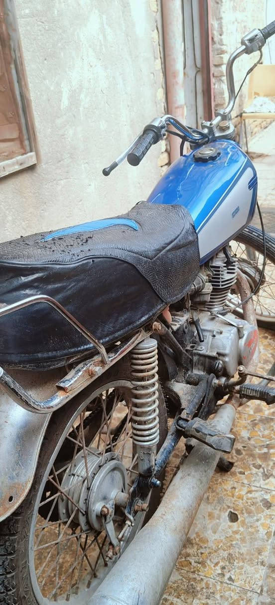 دراجه ايراني للبيع بيهه بس رقم شاصي شغاله كلشي مابيهه دك هندر وطلع اريدهه 175
مستعجل عله بيعتهه مكاني خمسه ميل الدوره مال السوك *********** هاذه رقمي
