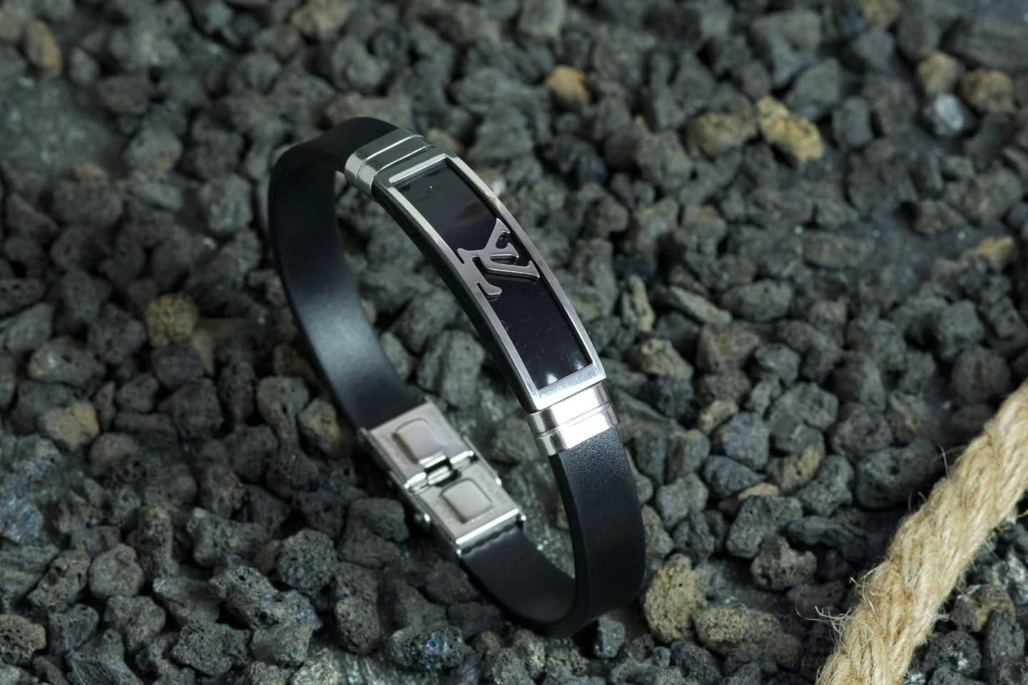 مجموعه من السوارات الماركه عروض والاسعار 🔥🔥🔥
متوفر جميع القطع
للاستفسار خاص
🎁بكجات هدايا تنفيذ حسب الطلب
📿اكسسوارات نسائي رجال هدايا
✅️فضه صياغت اسماء وحروف حسب الطلب
✅️حفر ليزر حسب الطلب
✅️اراكيل الكتروني اراكيل عادي
✅️تجهيز هدايا حسب الطلب
✅️تتوفر خدمت توصيل جميع المحافضات 
حي العامل مجاني
 هاتف ***********🔥
