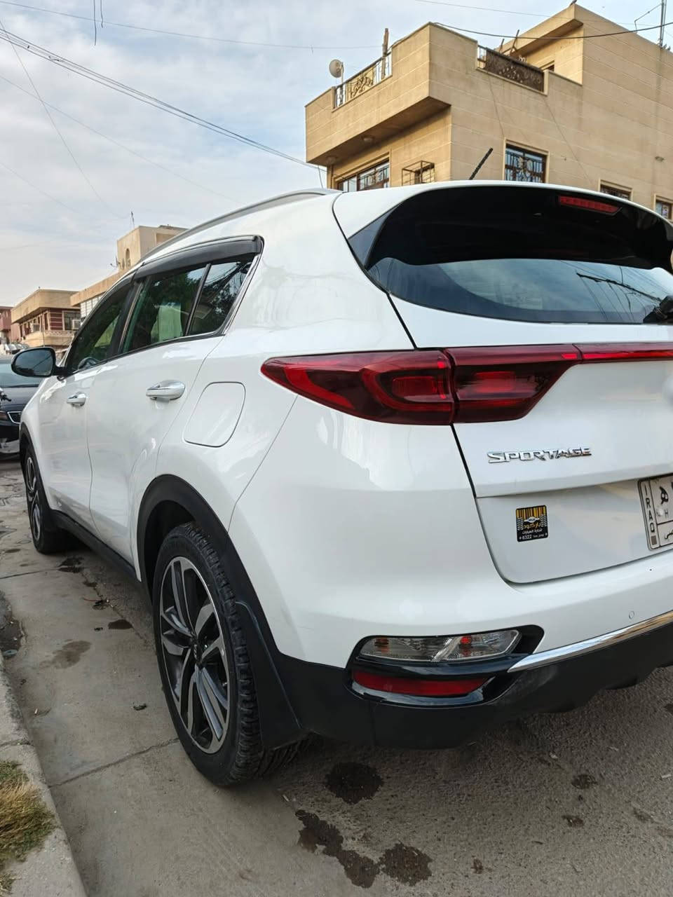 سياره سبورتج خليجي موديل 20 ومجفيه السياره ومبدل قماره ومصبوغ صبغ عام ***********

