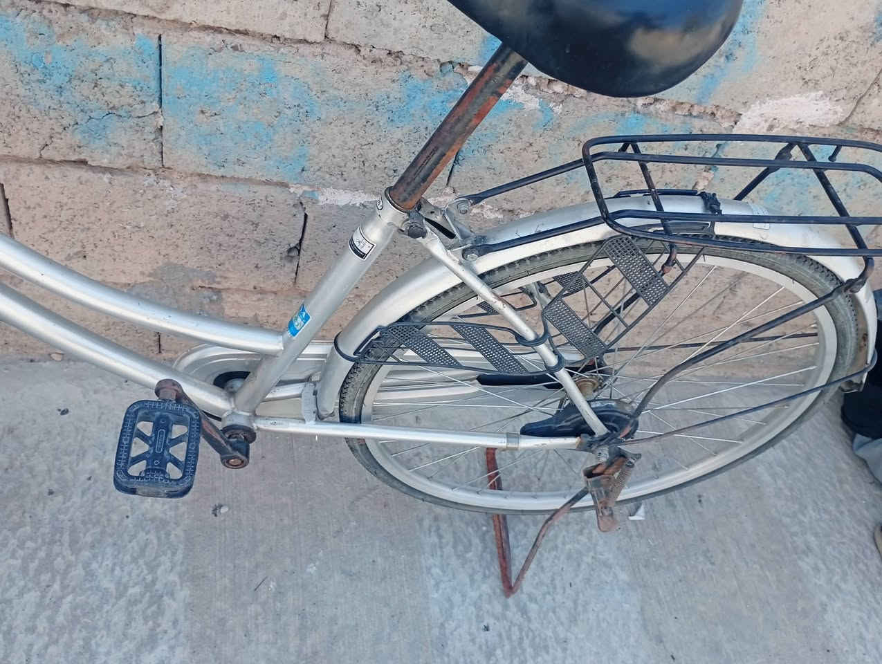 بايسكل للبيع السعر 65 او بي مجال قليل مابي اي عيب


**إذا كنت صاحب هذا الإعلان وتريد حذفه لأي سبب، رجاءا أرسل رسالة إلى الدعم الفني**