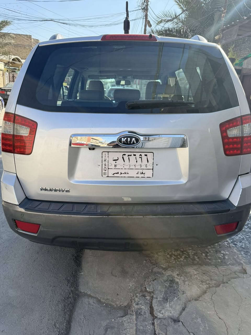 السلام عليكم عليكم مهافي ٢٠١٢ فول مواصفات ١/١ رقم بغداد مشروع وطني سنويه تنتهي٢٠٢٨
المواصفات:١-بصمه تشغيل وبصمه ابواب
٢-كشنات جلد
٣-كشنات كهرباء تدفئه تبريدسايق وراكب
٤-نظام فور ويل
٥-نظام نزول منحدرات
٦-نظامESP 
٧-مري قلاب وشفط
٨-صندوك شفط
٩-اناره محيطيه بالابواب بلادي
١٠-ثلاجه بالفرس
١١-فتحه سقف
١٢-زراك لايت
السعر ١٤٥وبيه مجال
السياره بيه شخوط صفحه السايق 
مكان السياره بغداد ‭0 773 677 3872
