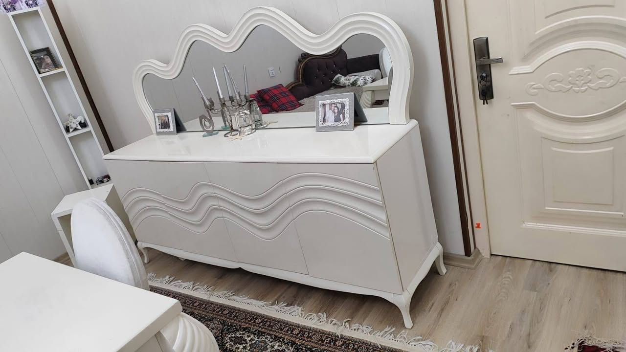 سیت کامل تاخم 8نەفەر 
مێزو کورسی8نەفەر کونسول
کاترین
مێز تیڤی هی دیوانە سلیمانی


**إذا كنت صاحب هذا الإعلان وتريد حذفه لأي سبب، رجاءا أرسل رسالة إلى الدعم الفني**