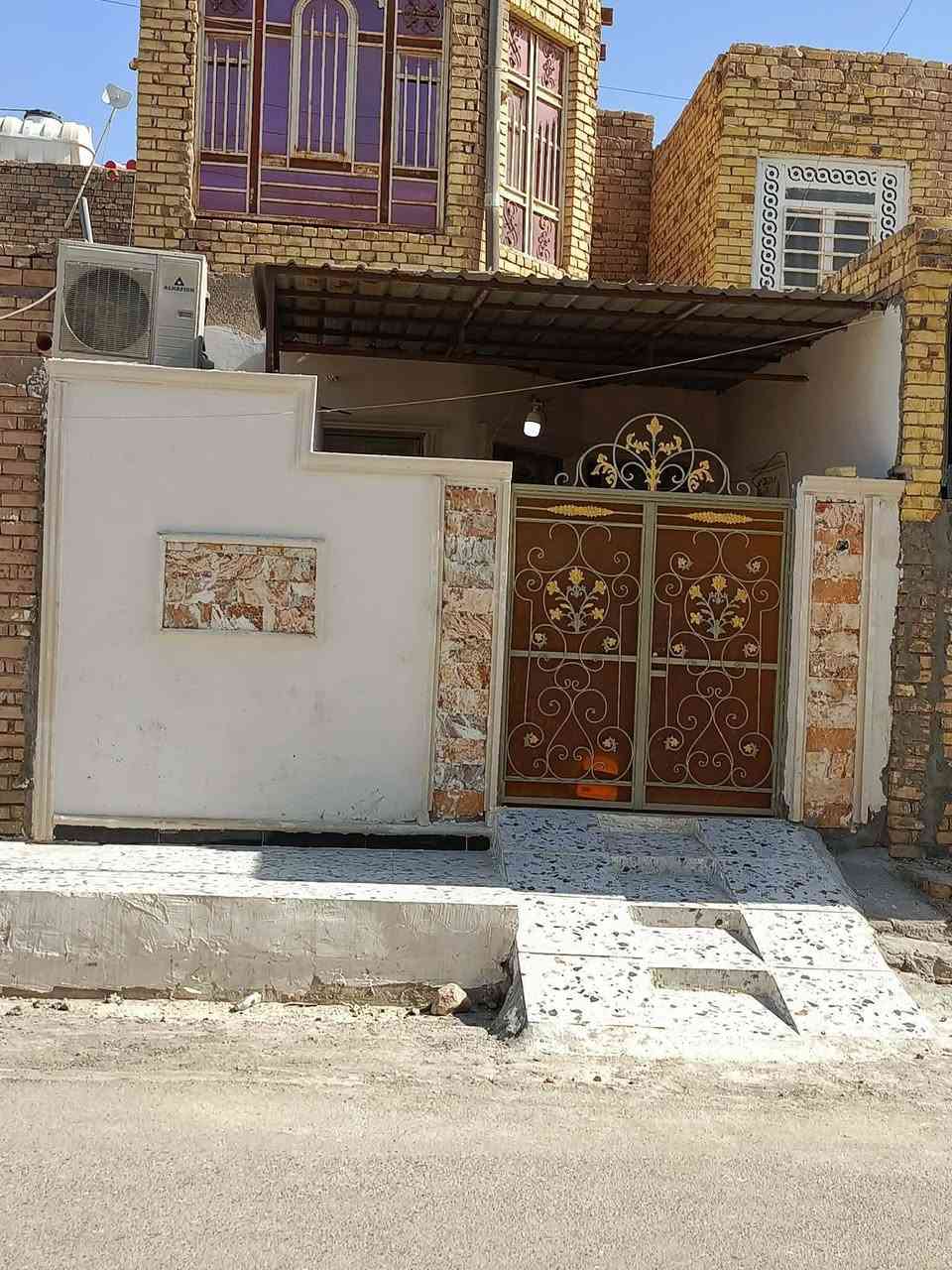 //اللهم صل على محمد وال محمد//.                                               🏠 بيت للبيع 100 متر طولاني                                                                                                                    حي  الحسين الجديد                                                                                         فنانين قرب مدرسه نسيم  ميسان                                                                    طابق لفوك بي 3 غرف                                                                              طابق ارضي بي غرفه صاله منور ستقبال                                                  كامل مواصفات موقع حلو جاهز لسكن                                          سعر 80 بي مجال لشراي يدلل  بيع مستعجل                                                       لشراي  واستفسار يتصل ع رقم ***********
