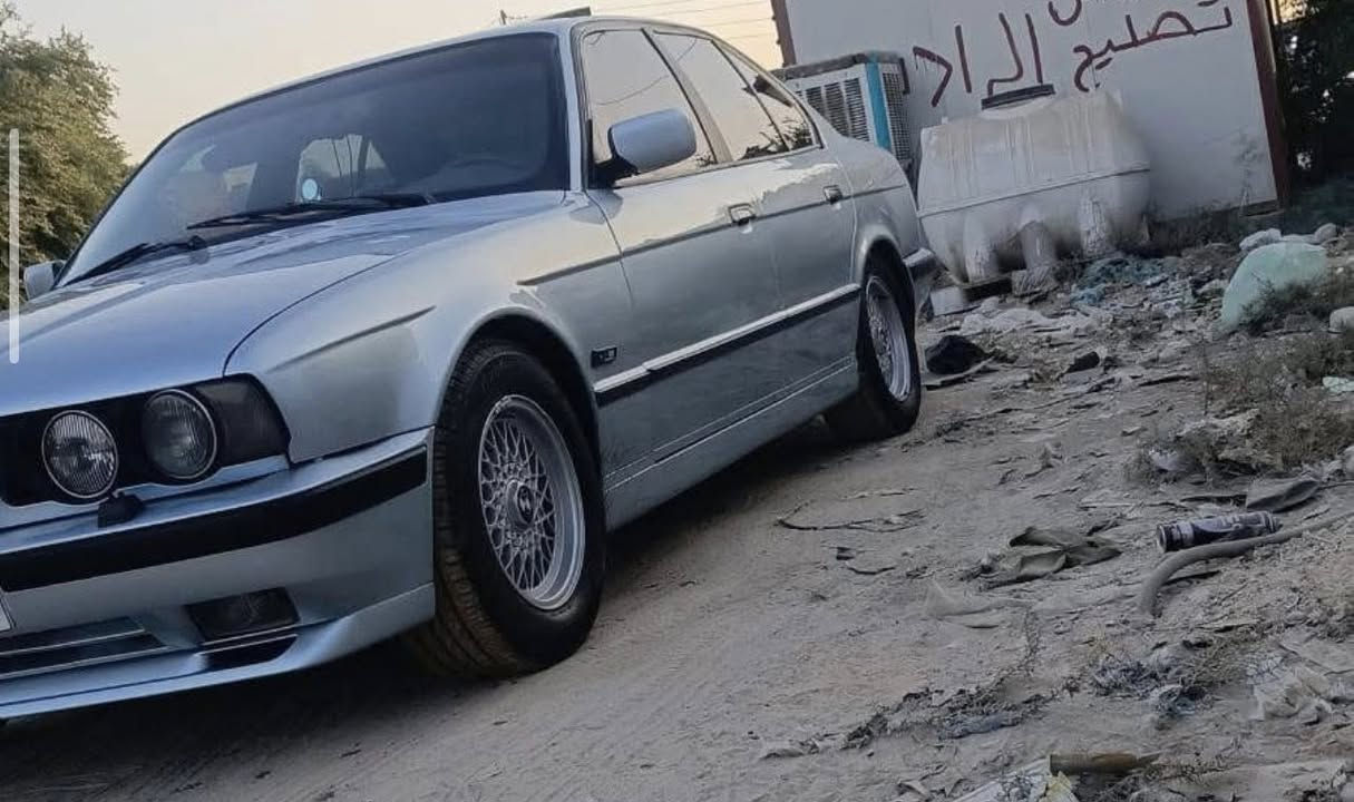 بي إم دبليو  525i  تك فانوس موديل91 اصل  مكينه عدله 
مسكر مكفولة لا تنقيص ولاتبخير  بدون حادث تخم تاير حداديه امامي خلفي فتحه سلايت تبريد تدفه كهربائيات كلهه شغال زنون مونيكا بيها
رقم سليمانيه سنويه لل26 السعر75وبيهه مجال العنوان كربلاء ***********

