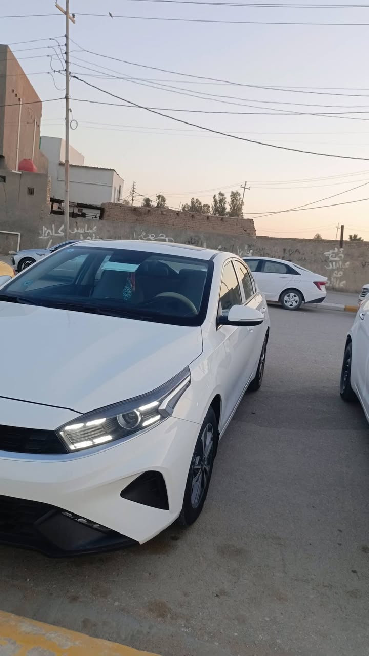 سلام عليكم  البيع سيراتو خليجي 2022 حجم المحرك 1600 فول مواصفات كفاله عامه رقم بغداد نكليزي مداور ثاني يوم سياره جاهزه الخير ماناقصه شي خمسة ويل كب وباقي التفاصيل على رقم العنوان السماوة قضاء الرميثه 
‏‪***********‬‏
