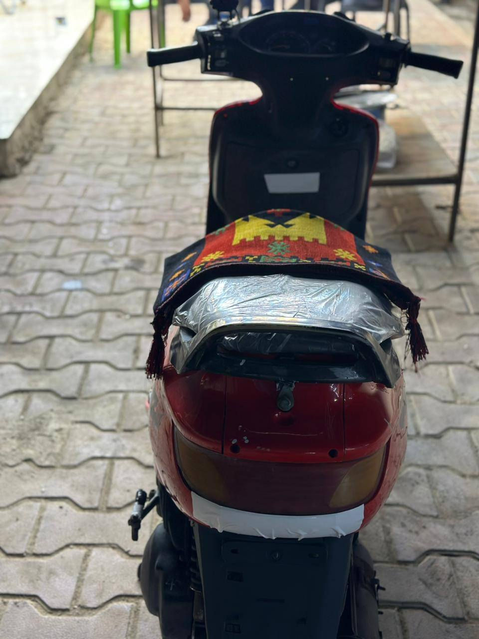 سلام عليكم دراجه فراشه البيع مكفوله  الدراجه مضمومه ماتطلع شعله ومعدل تشك الكاع نضيفه السعر 350 وبيه مجال الشراي المكان طوريج الرقم ***********
