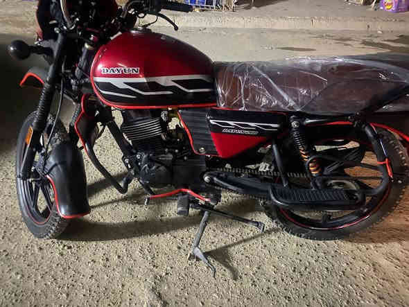 سلام عليكم دايون 2023شهر 8مرقمه رقم بغداد بسمي داخله هزه جديده دراجه خير من الله نكره سلف محرك مكفول كفاله عامه مثل ما شوف بل صوره كهربائيات كلها شغالة دراجه مال جناي المكان بغداد حي جهاد السعر 2700 وبيهة مجال الرقم ***********
