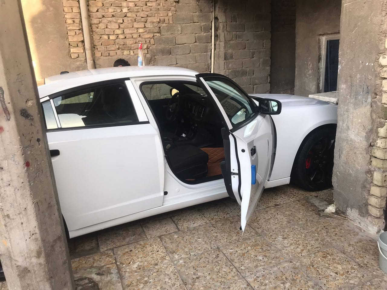 السلام عليكم شباب 
جارجر sxt 2018 للبيع ... السيارة خليجية كفالة عامة بيها بس بارد على كد اصبع يم قبق البانزين ماشية 87 
مكاني بابل ***********
