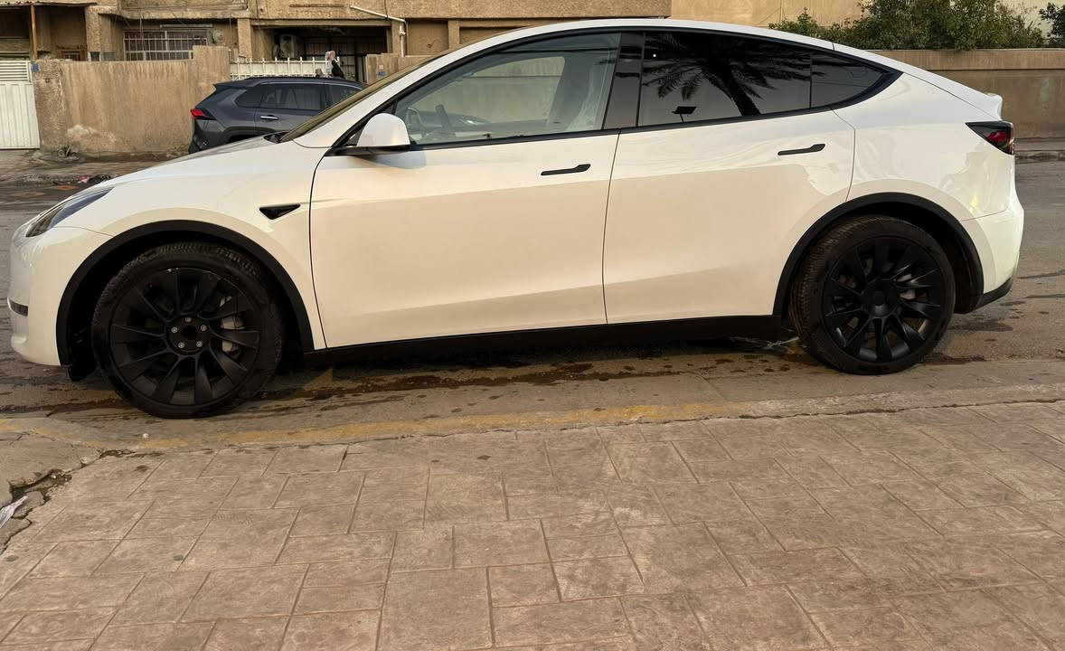 !!  Tesla Y 2024 🔹 Utility Sport !!

✔️ Tesla Y 2024 RWD/4WD

✔️ رقم بغداد 

✔️ تسلا Y ➖️️ الفئة الرياضية
 
✔️  المقطوعة 6.927 ميل

✔️ داخل جلد أبيض 

✔️ دفع خلفي/دفع رباعي 

✔️ كامرات محيطية 360°

✔️ رادارات محيطية 360°

✔️ أون لاين 

✔️ حادثه نقص جاملغ أمامي جهة اليسار  ودعامية
لايت جهة اليسار - لا دواخل ولا شواصي ولا
أيرباك- مثل ما موضحة بالصور.

                                            $ 26.300💸

☎️ للأستفسار ☎️
 *********** ➖ ️على الخاص
