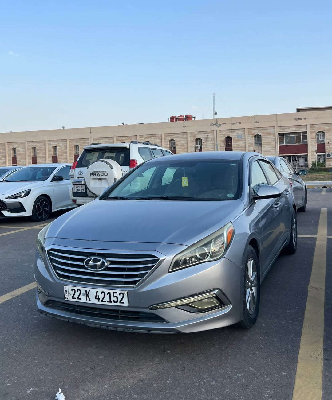 سلام عليكم سيارة سوناتة محرك GDi مديل 2017 وارد امريكي رقم اربيل
حادثه مذكور بلسونار دخول السياره ضربه بس دعاميه وصار بلعراق شخط بلباب الصدر ونصبغ والباب نفسه صار بي تقسيم والمدكر الامامي تقريباً شبر بارد ورصعات خفيفه مذكوره بلسونار والسونار موجود بلمنشور 
هستوني مبدل حداده بلكامل خلفي وامامي + مشط + افلنجات + دسكات + ذان محرك كله جديد بلكامل السياره نضيفه ولله مال جناي وتخم تايرات بلجيس 
السعر 125 وبيه مجال بسيط حك الجيه 
السياره اربيل والمالك من اهل البصره 
العنوان بصره نواب ضباط 
رقم ***********
غير متواجد علفيس البصرة, العراق
