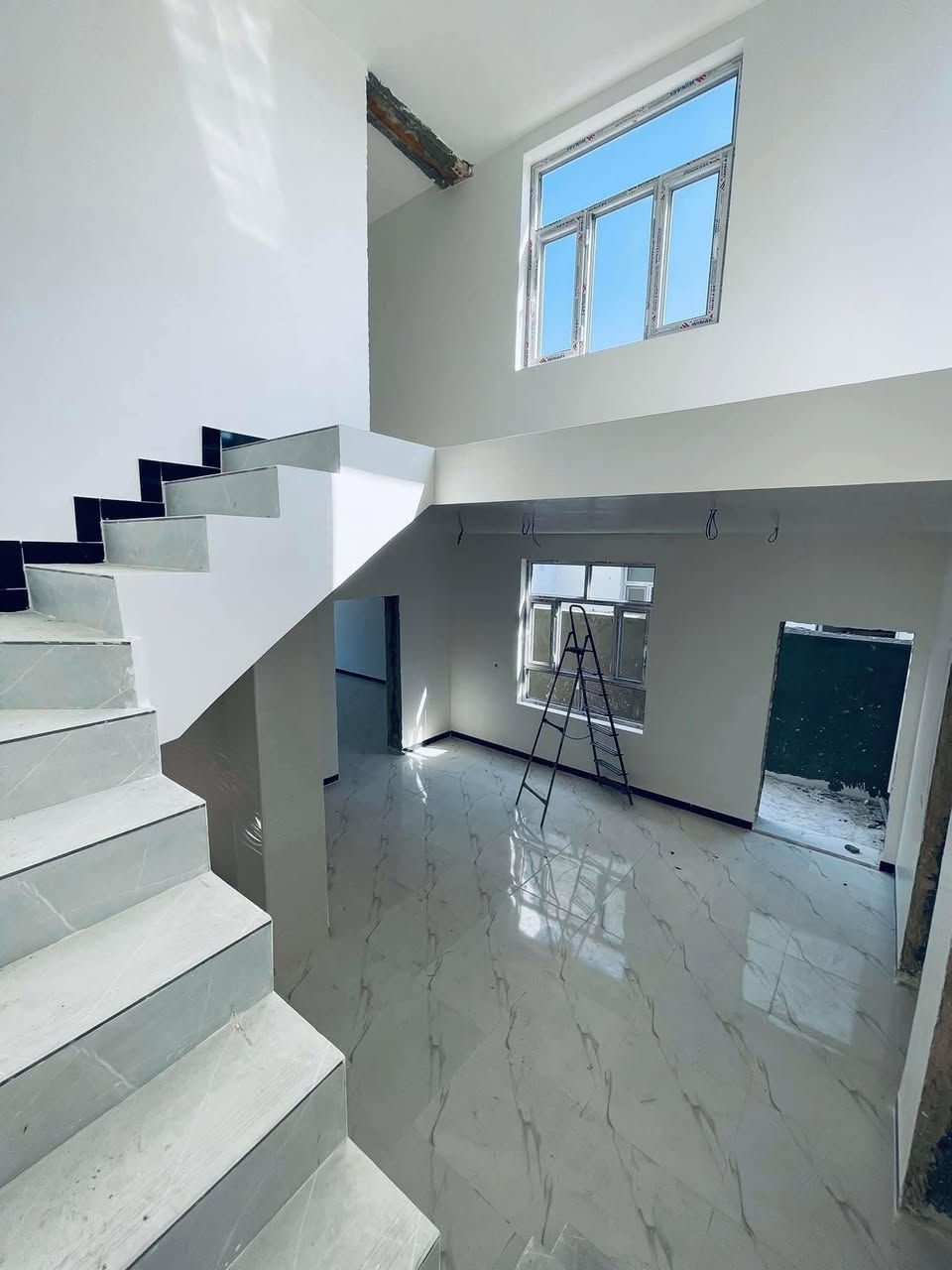 #دره_التطوير_تقدم_كل_ماهو_جديد_
يتوفر دار 🏠🏠
في مجمع الزهور السكني
عنوان كوفه
مرحله ثانيه
بلوك 38 
مساحه 160 م
السعر الكلي 120 
واصل للشركه 31 و500
اقساط شهري 500
تطلوعه 5 ...
اسعار مناسبه عروض مميزه فقط يمنا
🌷🌷🏠🏠
يمكنكم التواصل على هنا او الاتصال على الرقم ***********
