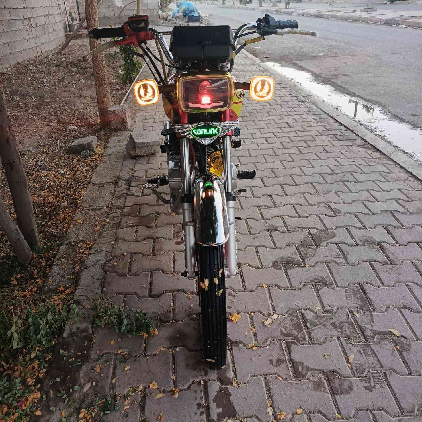 سلام عليكم 
للبيع سيفان 2024 
دراجة جديده ماماشيه 
اوراق كامله 
مكانه الخالص 
***********
