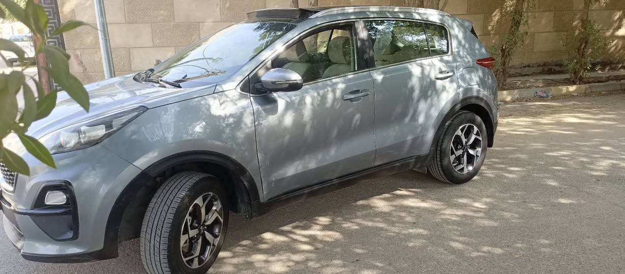 للمراوس ب برادو 11/12 محدث او لا عادي ***********
سبورتج 21 خــليـجــــــــي رقم اربيل الدولي بانوراما 
سيارة كفالة عدة الجاملغ الامامي وقليل بالباب بدون دواخل نهائيآ 
مواصفات:: بانوراما تحكم ستيرن كامل 3 وضعيات قيادة قطعتين تبريد اشاير بالمري ويل كب كروم شاشة كبيرة كامرة دوارة حساس امامي خلفي بك لايت LED لايت منضومة كاملة زنون داخل لونين مكينة 2000 دوش وبعد بيها هواي مواصفات معروفة 
***********
