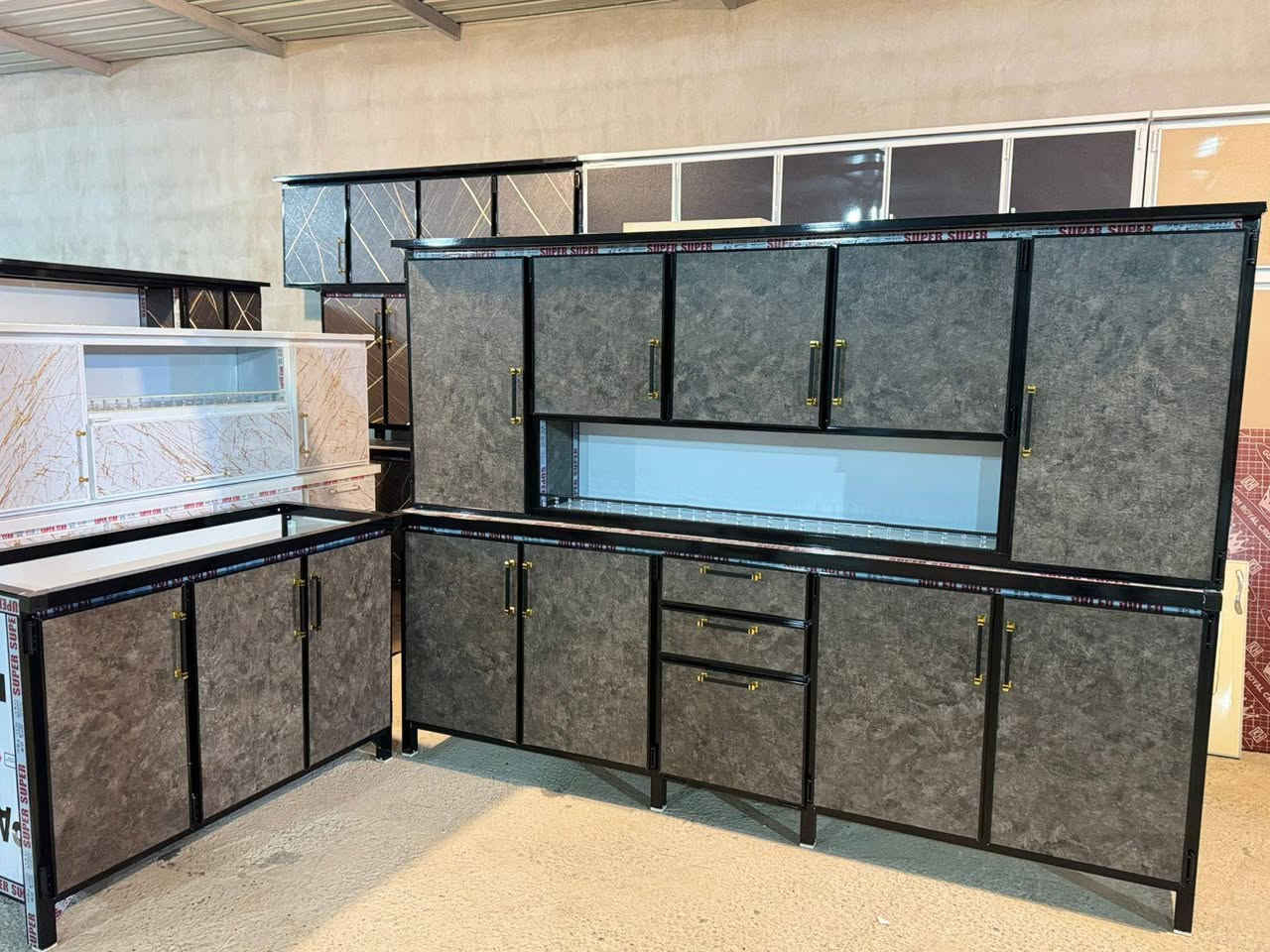 وصلت كاونترات جديد تسكام شغل درجة اولى كلها مبطن سندويج بنل سنك مرمر
متوفر 2.5 متر والمترين سنك 130 سم 

متوفر لدى مجمع الكرار 
#متوفر #كل ما يحتاجه المنزل   #اصلي باله

موقعنا الزبيدية شارع 20 مجمع الكرار 
للاثاث المنزلية المستخدمة
للاستفسار الاتصال 
***********
***********
