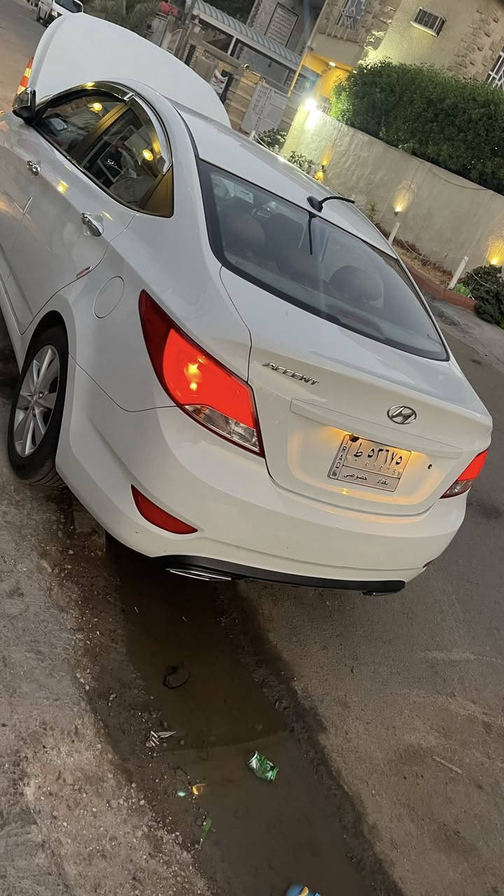 سلام عليكم شباب….عيوني هونداي اكسنت موديل 16 مريكي ((سياره بسمي تحويل ثاني يوم رقم بغداد الدولي))
حادثه فقط بنيد وجاملغ  بدون شواصي ولغد ويرباك بيها سالم كم طخطخه موضوح في الصور المنشور
السياره نضام ايكو-زنون-شاشه-6نمر-تحكم ستيرين جهتين-
محرك 1600
ممشي السيارة  41ميل حقيقي الصور الحادث في منشور  
سعر٩٥بيه مجال 
رقم الهاتف ***********
