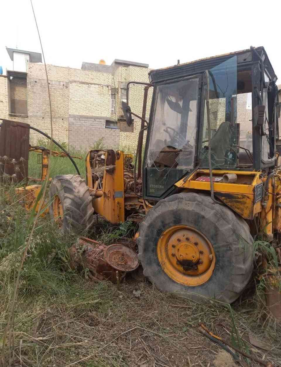 السلام عليكم .. حفاره للبيع متروكه محرك وكير شغال . رقم اسود .. قييم باليرضي الله وعنوانه بغداد *********** اتصال او واتساب ...
