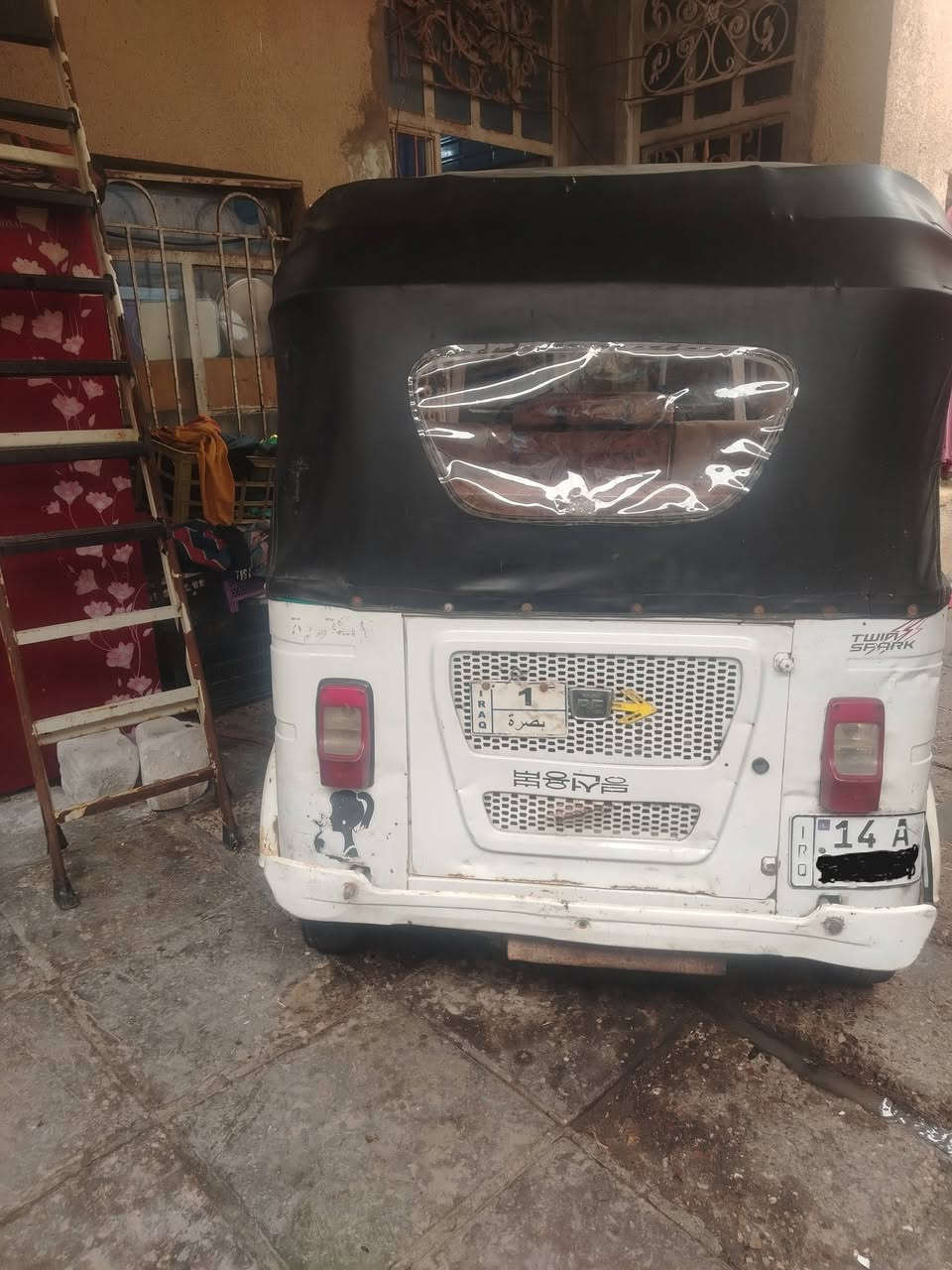 السلام عليكم تكتك باجات 21 البيع ب6 وبيها مجال رقم انكليزي عنوان حيانيه حي المربع رقم ***********
