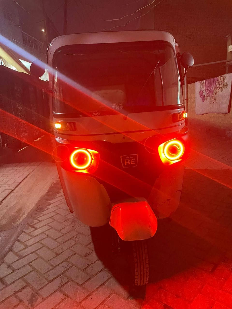 سلام عليكم تكتك 2020 رقم وسنويه بسمي بيه لغد مضروب ولبقيه كفاله عامه شوفت عينك تكتك دامه كامله لقم دبلات تاخذه كبل لشارع وترايه زيرو سعر خاص رقم ***********
