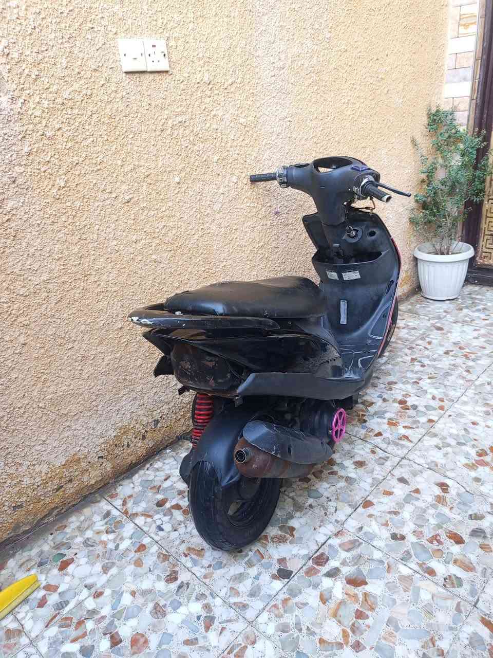 سلام عليكم ماكس عدله للبيع سعره 350 وبيه مجال مكينه بلادي لاتبخير ولاصوت نقصه بس كابريتر يخربط وبك لايت موجود مكان بغداد حي اور رقم ***********
