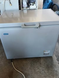 مجمده مستعمل قليل ١٦٠الف ٠٧٧٠٦١٠٠٠٨٦