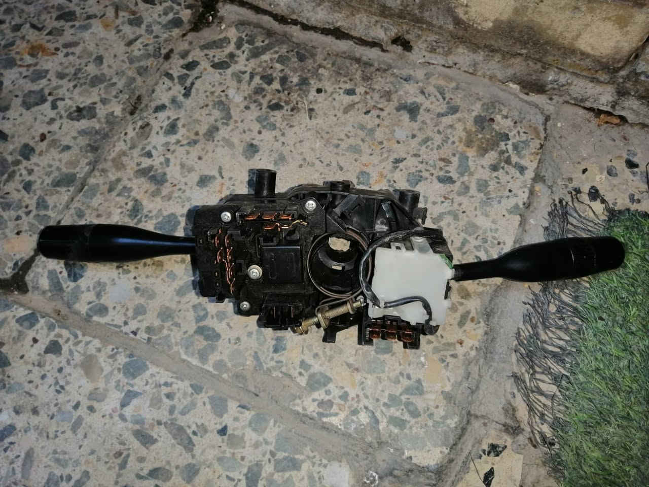 سلام عليكم مجموعه ماسحات وأشاره شغاله قيم وأخذ كله شغاله بغداد ***********
