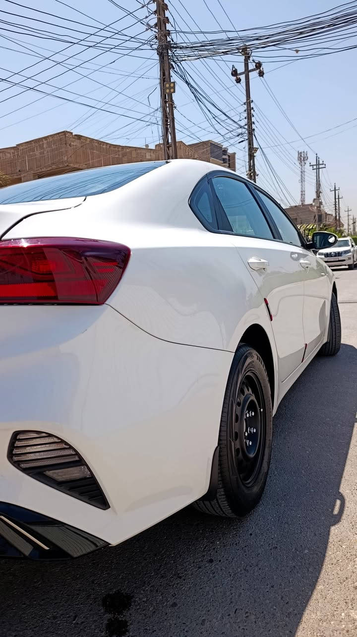 كيا سيراتو 2024 خليجي| محرك 2000cc | ماشية 24 ألف كم
منظومة غاز تركية Atiker حكومية كارت صيانة وياها ، 
شاشة CarPlay & Android Auto،
 كاميرا 360، 
حساسات خلفية،
تبريد قطعة وحدة.

استخدام شخصي فقط، لا تكسي ولا خط ولا تطبيقات نقل.
الصيانة من الوكالة ولحد الآن بدهن Ravenol الألماني 

ملاحظه : حادث خلفي خفيف ،  بارد بحافة الجنطة وطرف الحوض  الحوض فقط، بدون شاصي وبدون معجون، والدعامية مصلحة ونصها مصبوغ.

السعر: 165 بيها مجال 
مكاني بغداد 
***********

