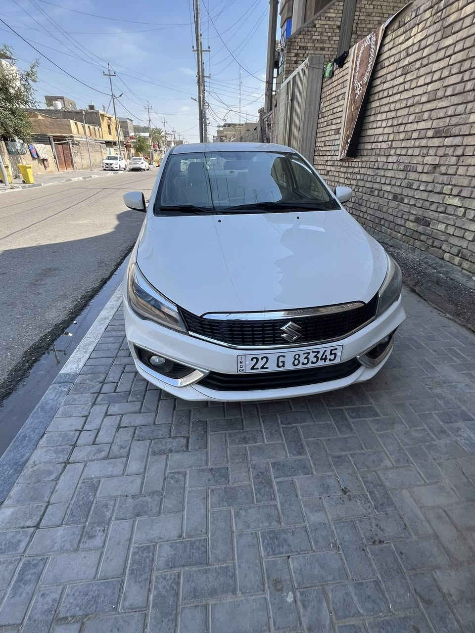 سيارة سوزوكي سياز موديل 2023 سنوية بسمي رقم اربيل غير مطلوبة تحويل مباشر  ماشية 92000 الف .
مواصفات السيارة معروفة  بيها طخه بسيطة بالباب موجودة بالصور ايضا .
السيارة نضيفه جدا  ….. 
مكاني البصرة القبلة 
سعر السيارة 135وبيه مجال
***********
