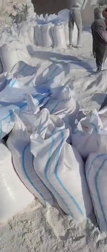 السلام عليكم جص درجه  أولى ابيض فول سعر المتر الفل نزل علئ 50 الف وسعر متر المكيس 25 كيس ترس فول وبي زياده نزل 60 الف وبي مجال بعد المكيس  واجره مناسبه وزياده بالفل تقريبن متر بلاش  والمحتاج جص يتواصل على الارقام التاليه *********** /*********** تحياتي
