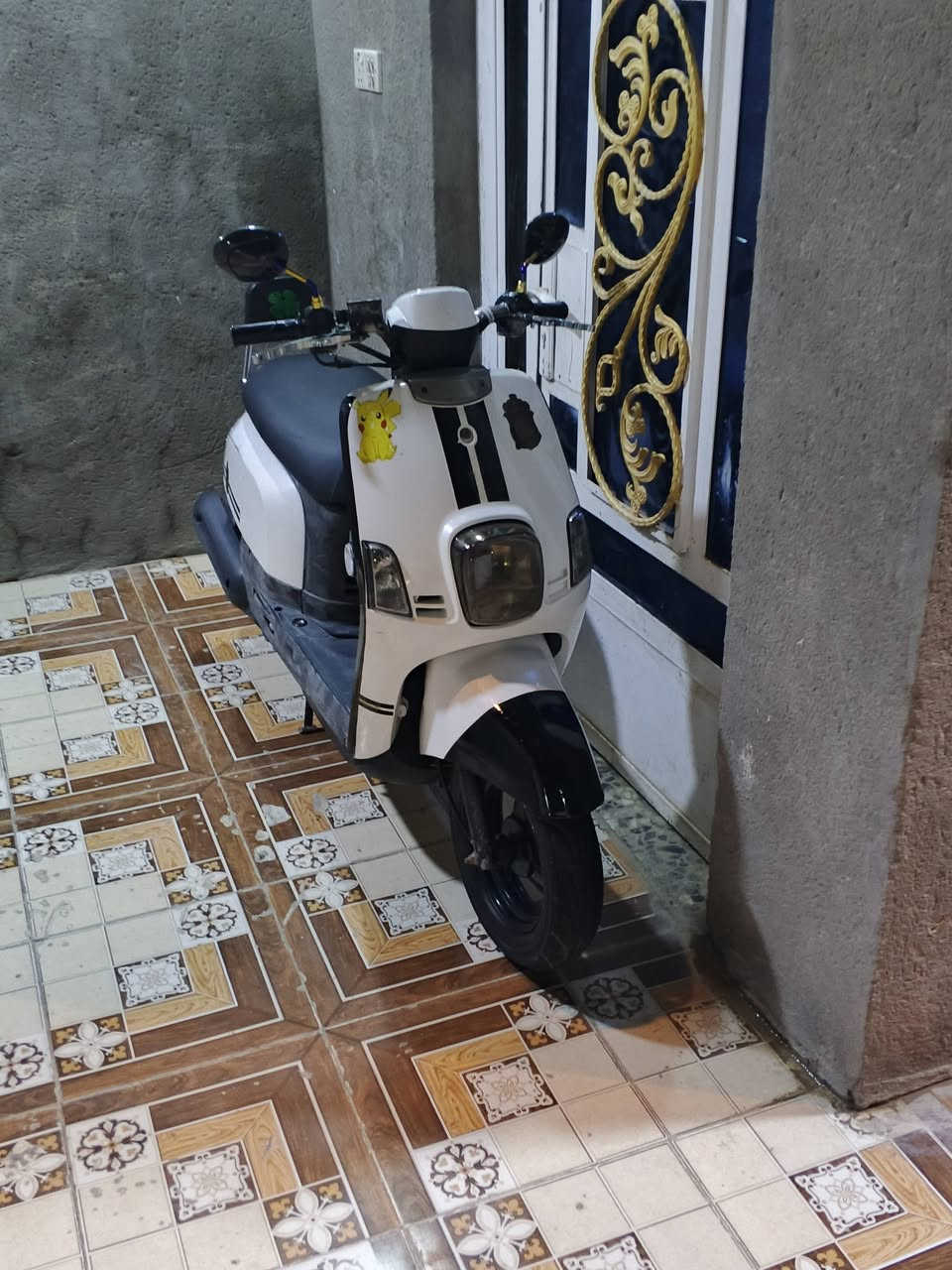 السلام عليكم بوليس ناشفه للبيع بيه تجوه بلاديه وبيه غراض تزويد يدات ومرايات وستنده صفح كلوبات اشاير كله شغال عالي ناصي الدراجه مامفتوح بيه برغي ومانقصه برغي سلف هندر كله شغال مكينه بيضه بلجيس مال جناي ومتعوب عليه السعر 675وبيها مجال للشراي او مراوس بعدله ناشفه موجد خاص او هذا رقمي***********
