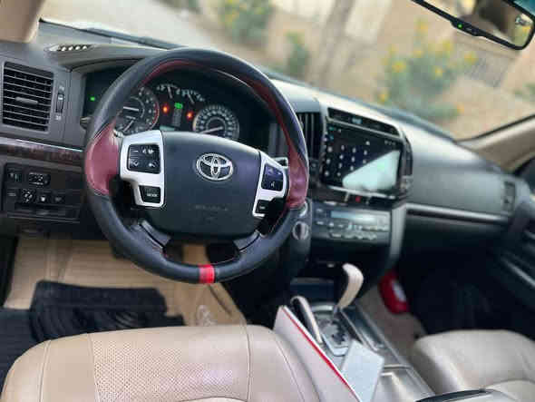 السلام عليكم اخوان لاندكروز موديل 2010 مواصفات ستينيه رقم بغداد سنويه 2028 مشروع وطني محوله رقم نكليزي السياره جديده بمعنا الكلمه  كفاله عامه من كلشي من صبغ وتبديل وبارد وشخوط جديده بمعنا الكمله جاهزه من كلشي مكنيه كير حداديه تخم تاير كهربائيات تبريد تتفئه بحالة الزيرو السياره على وضع الشركه ماشيه 193 حقيقي  نظافتها 100% السياره فول موصفات سلايت تبريد مركزي حساسات زراك لايت حساس امامي خلفي كامره تحكمات ثلاجه كشن جلد بقلاوه شاره مرايه فول فول السعر ب 298 ورقه 
***********
