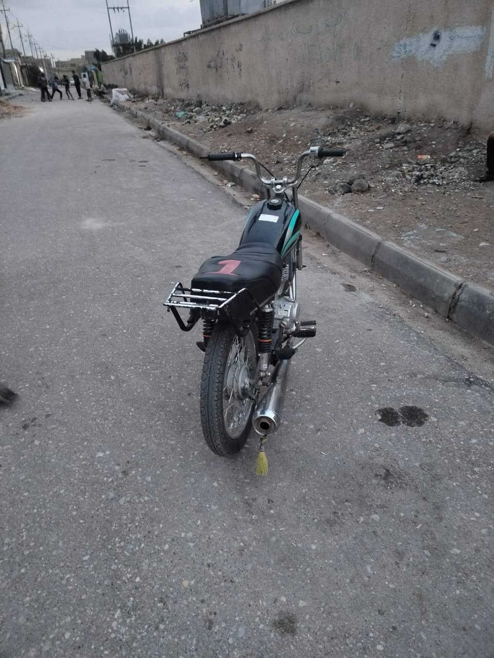 دراجة للبيع شاصي سكنر 2025 بدون ما مفتوحة محرك باب الأول 450
