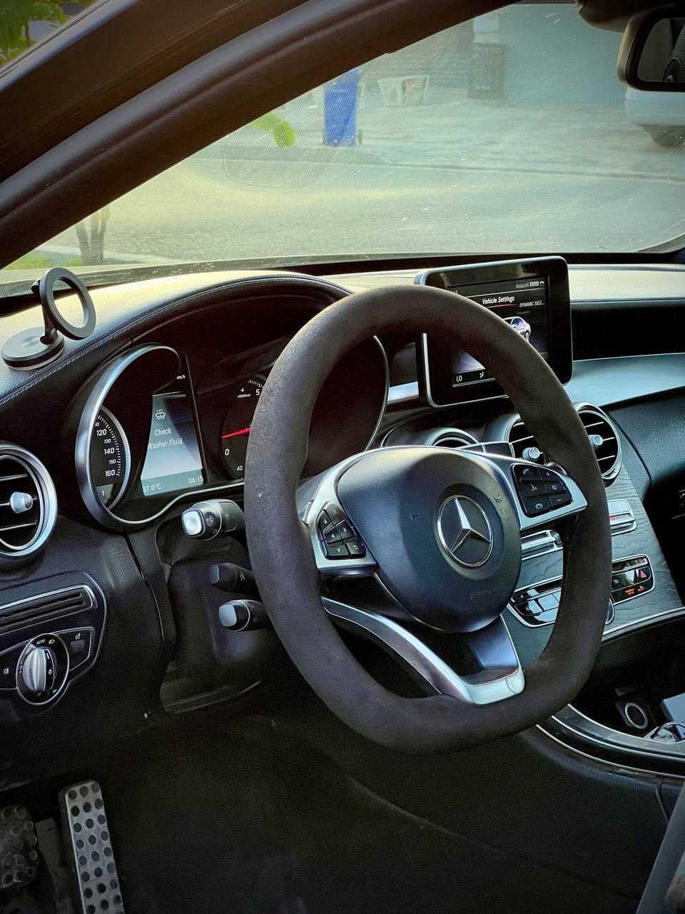 السلام عليكم    (للبيع)
النوع:مارسيدس وارد امريكي 
الفئه: c300
الموديل2017
الرقم:اربيل 
⭕️⭕️بدون ايرباك ⭕️⭕️
سنويه جديده لل2030+هزه جديده 
صدر امامي خلفي جديد 
تخم تاير جديد 
المواصفات
تحكم ستيرن 
تحكم كشنات 
تدفئه تبريد كشنات 
قطعتين تبريد 
شاشه موس 
كير تعليك 
سقف بانورامه
رادار امامي خلفي
نقاط عمياء
انضمة قياده
تحذير تصادم
لايت عدسه 
بك لايت لد
داخل اسود اصلي
وبعد بيها هواي مواصفات  
كير مكينه كفاله وبوظع الشركه هم 
مكانها بغداد 

الحادث كما موضح بلصور +السونار مرفق بلمنشور 
السعر 228 وبيها مجال قليل 
السياره بأسمي تريد تحويل تريد وكاله

رقم الهاتف :***********
