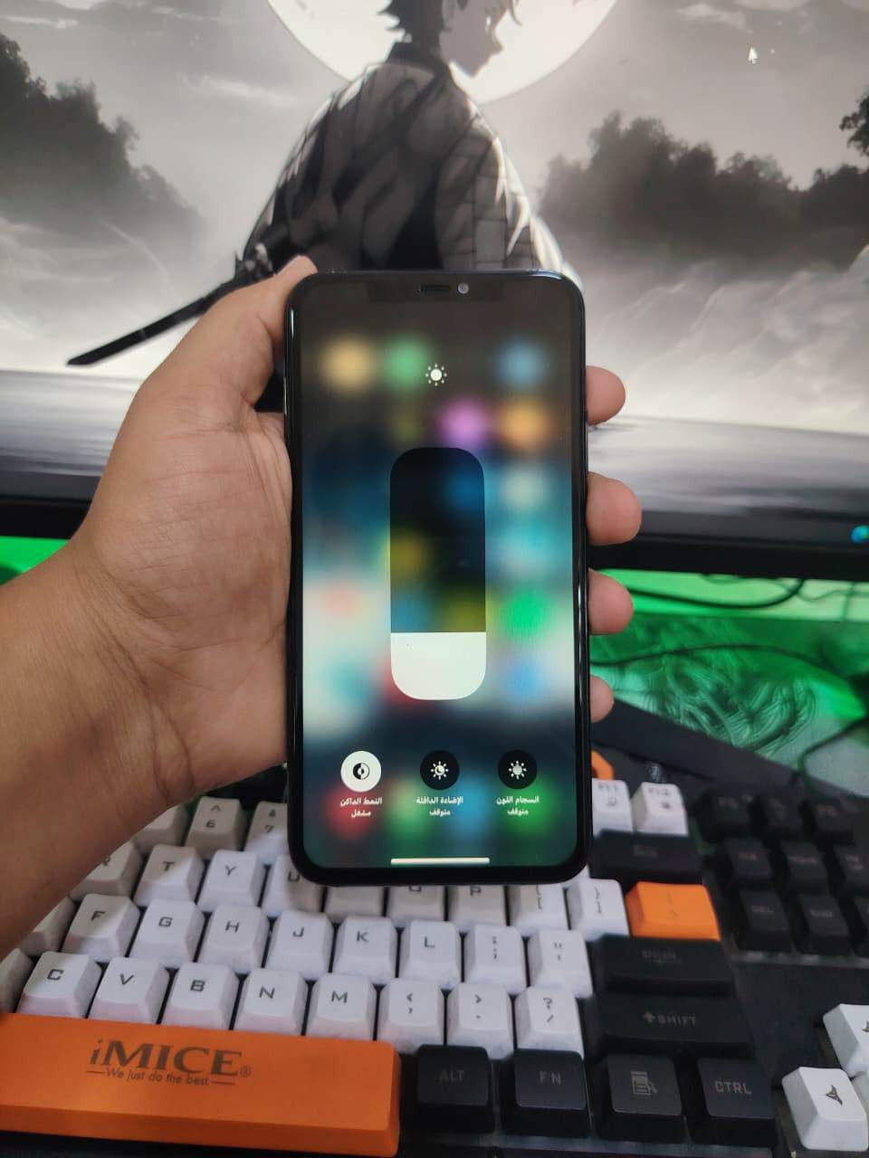 النوع: iPhone 11 Pro Max.
 الذاكرة: 256 
 نسبة البطارية: 78% بطارية الوكالة الأصلية
 حالة الجهاز: نظيف جداً شخوط قوية 
الجهاز مسبدل شاشه اصلية فقط 
عنواني بغداد الدوره
اتصل ع واتساب ***********
السعر 275وبي مجال بسيط بغداد, العراق
