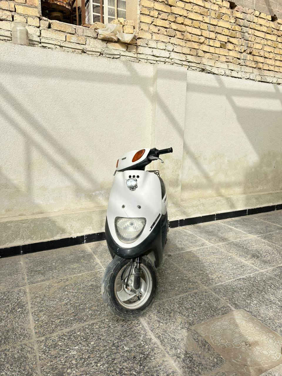 السلام عليكم دراجه 60 منغولي للبيع معروفه 
الدراجه نكره هندر وسلف كامله كلشي ماعوزه 
الدراجه مفتوحه بس مكينته تخبل شلع معدل 
المواصفات /
لايت عالي ناصي 
هورن 
اشاره يمنه يسرا 
جنطه جبيره 
قفل اكسن وستير
سويج عدد 1.
الدراجه نضيفه كلش السعر (350) وبيه مجال للطيبين للتواصل (***********)
