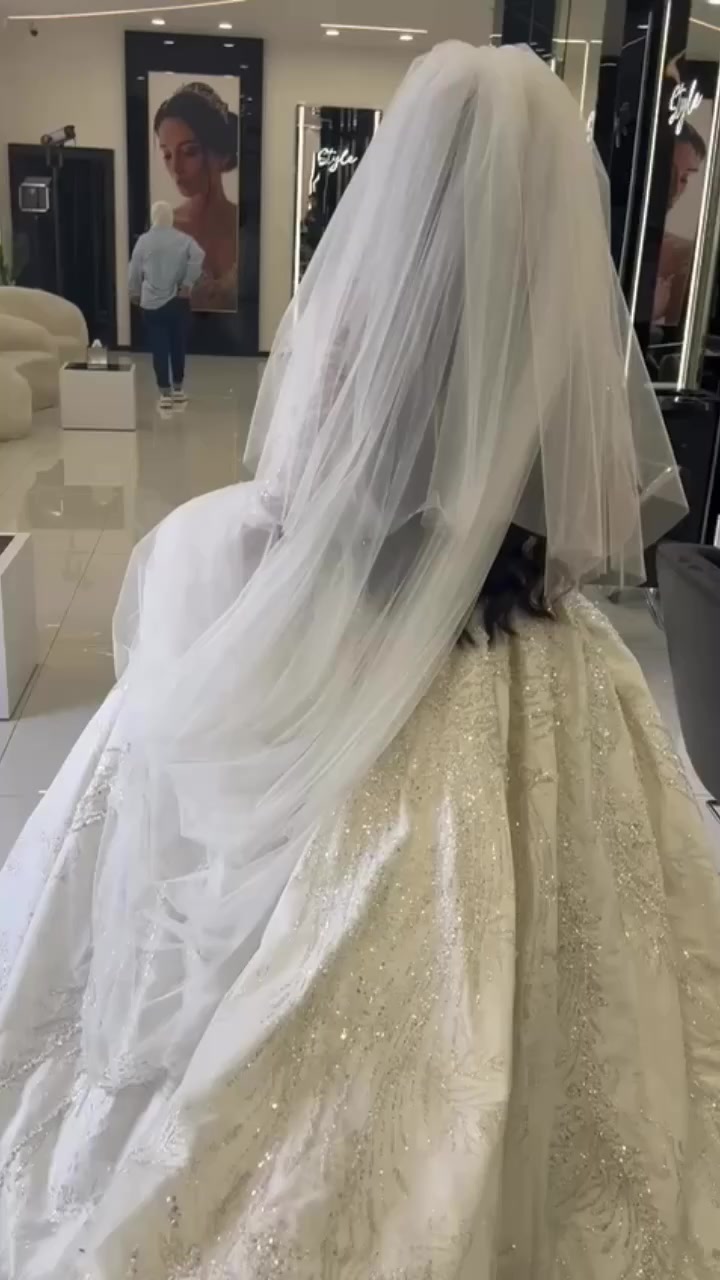 بدله عرسي ملكيه فخمة قياس ٣٨ من تركيا جديده 
اول لبسه اني كلها شغل وثكيله وبيها مسرح طويل 
ابيعها ٩٠٠ مكاني بغداد


**إذا كنت صاحب هذا الإعلان وتريد حذفه لأي سبب، رجاءا أرسل رسالة إلى الدعم الفني**