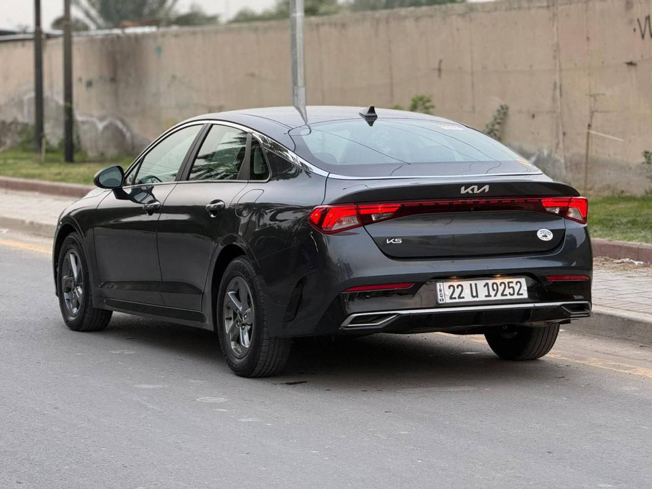 K5 موديل 2023

للبيع K5 وارد امريكي موديل 2023

حادث موضح بالصور 

شواصي لغود راديترات كلها مكفولة على وضع الشركة

محرك كير مكفول 

سعر 158 ورقة 

بصمة تشغيل وابواب بصمة وتشغيل عن بعد 

محرك 1600 تيربو 

رادار نقطة عمياء تحديد مسار توقف ذاتي

رقم اربيل الجديد فحص وهزة جديد 

مكان السيارة بغداد الكرخ قرب شارع مطار بغداد الدولي 

***********
