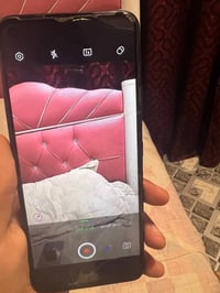 تلفونين infinks HOT 10+HONR X6 لهوت 10 كلشي مابي نضيف بس كسر بسيط بشاش...