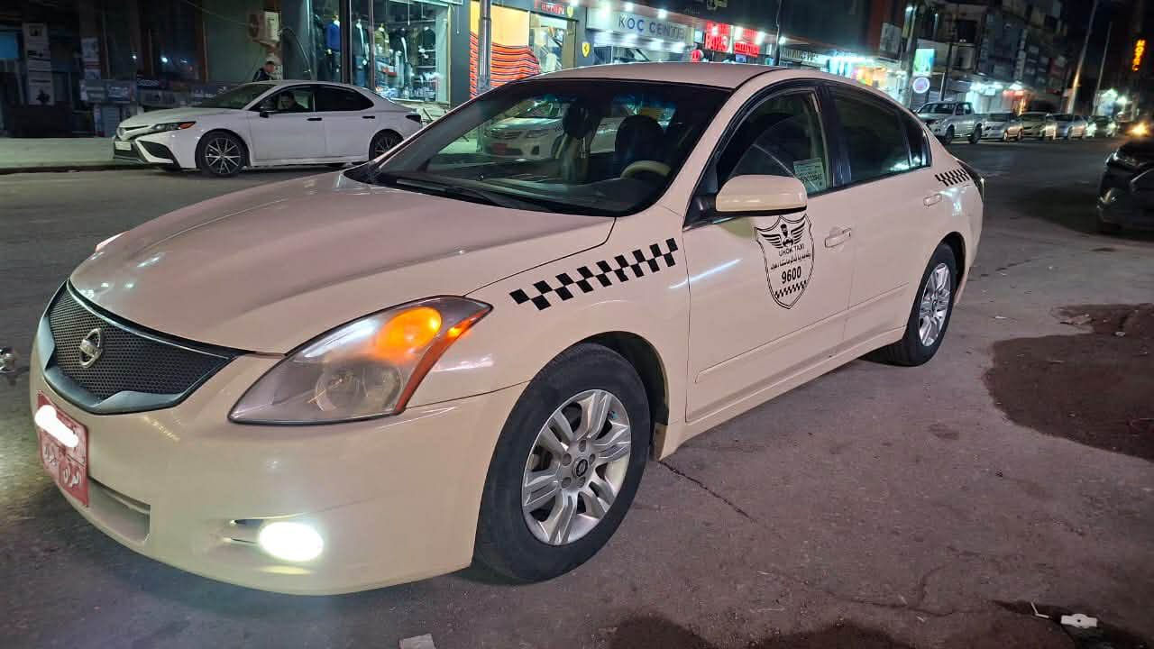 السلام عليكم 
تكسي دهوك التيما 2012
كير توماتيك 
غاز و بانزين 
سنويه جديده 
بدون حادث وصبغ كير ومكينه بشرط 
غرامه 7 ورقات 
سعر 130$
*********** واتساب
