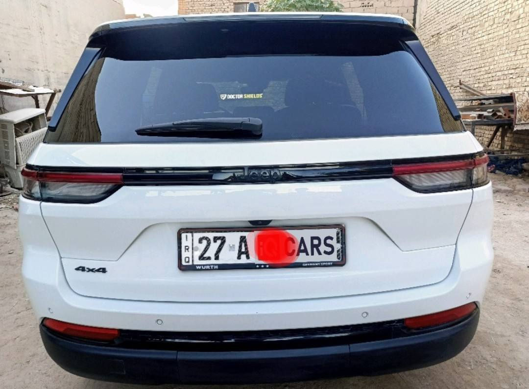 جيب/ لاريدو
مديل 24 
ماشية 39,000
السيارة مكفولة بيها بارد قليل باب الخلفي الايمن بدون معجون بدون صبغ 
مواصفات اللاريدو معروفه 
داخلة كتاب شهداء باسمي انطيك وكاله خاصه سنة و8 اشهر احولها باسمك
مكان السيارة ذي قار 
سعرها/40,000 $
للتواصل الاتصال على الرقم( ‏‪***********‬‏)
