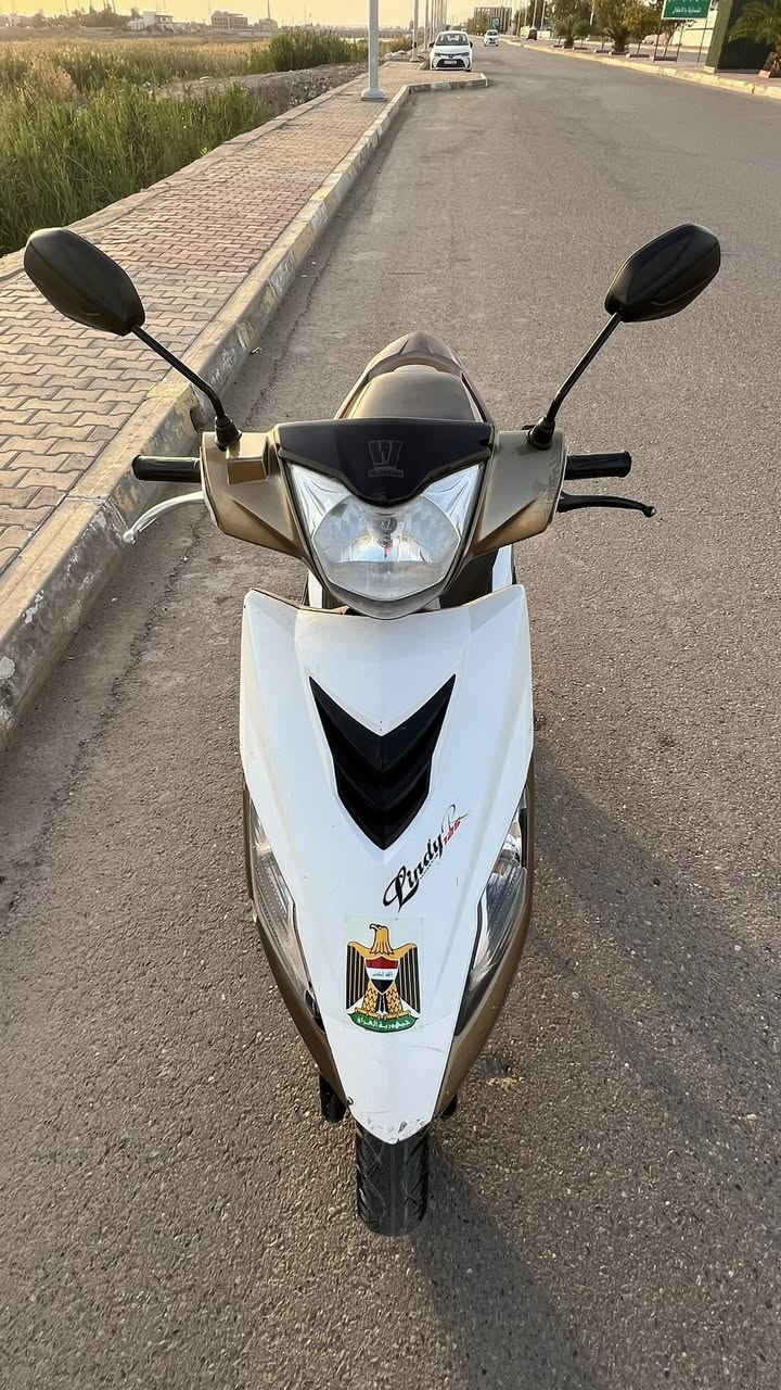 دراجة هاوجي للبيع الدراجة نظيفه ومحرك مكفوووول شرط اسبانه ما ممدود عليه ويين ما تريد تفحص اني وياك الدراجة موديل 2019  وبي أوراق بس ضايعه، كهربائيات كله شغاله دبلات جديدة اشاير لايت زنون يشتغل هندر + صلف شرط اول نگره ومحرك مكفوووووول , السعر ٦٠٠ وبي مجال شي قليل  ، للتواصل *********** العنوان الرمادي الورار 📍

