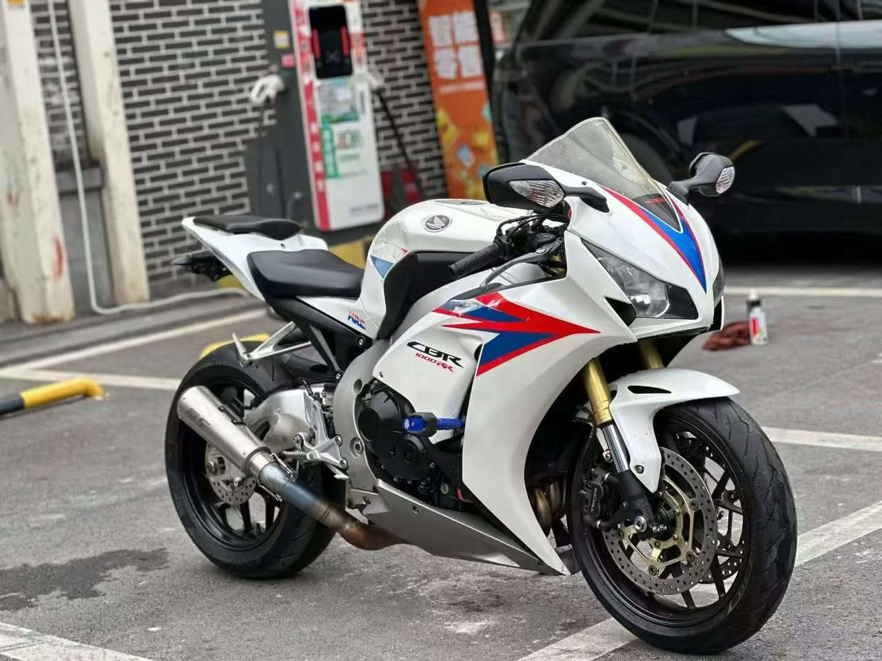 CBR1000RR
2015
55ورقە 
***********
***********
***********
