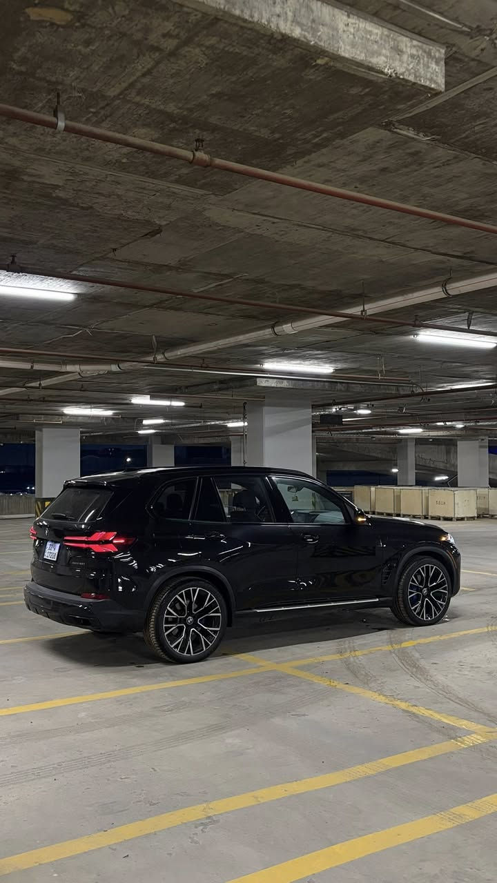 بالبدايه السياره كلين ومغلفه
Bmw X5 s-drive 2024
هاي مو x درايف مثل خواتها
هاي s درايف ميلت هايبرد مو هايبرد ولا بلكن هايبرد ركز قبل كلشي وجناية ال BMW يعرفون الفئة
السياره فول مواصفات
محرك 6 سلندر
فول مواصفات 
4 كاميرات
داخل جلد 
كراسي تدفئه تبريد 
داتا شو
بانوراما
شاشه متصله داخليه
اناره محيطيه
السياره فول ١/١ 
اعل شي بالمواصفات 
ومواصفاتها متخلص فول 
كلين تايتل 
مغلفه PPF
السياره تخبل وبالعافيه على الي ياخذها ويشوف الف خير
اربيل سنويه باسمي تحويل وكاله تريد تدلل
موجوده السياره بزيونه 
ماشية 47 الف ميل
السعر : 52 الف دولار 💵 
وبيها مجال للطيبين وتدللون
***********
***********
كل الهلا

