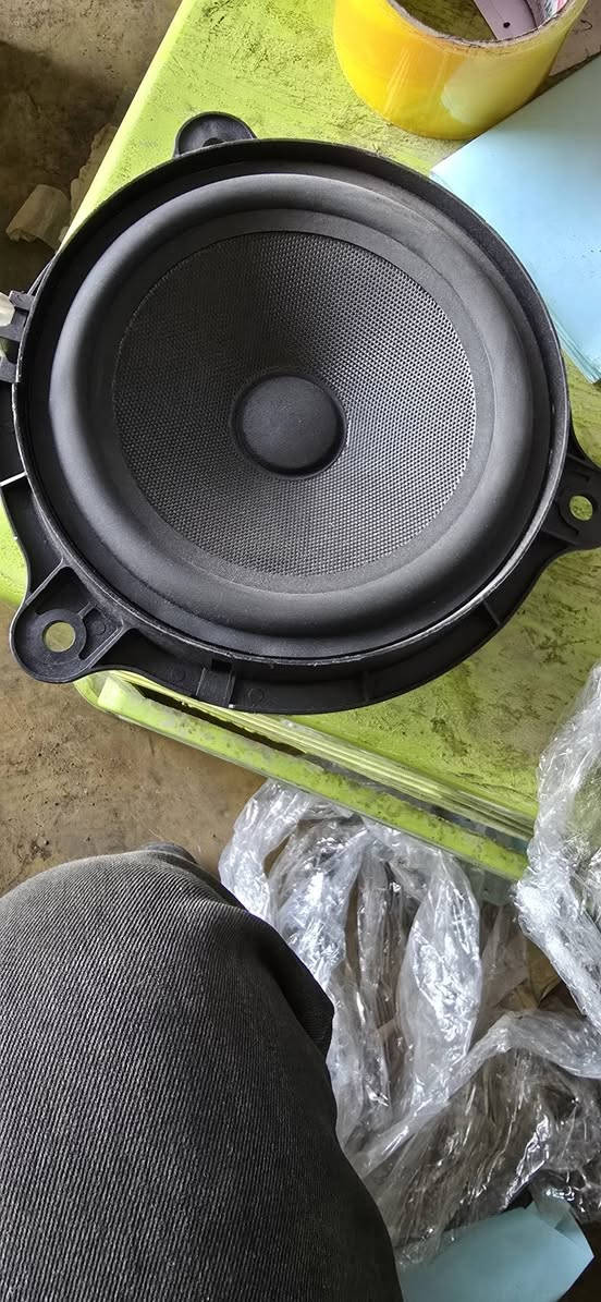 السلام عليكم ورحمة الله وبركاته اخواني الأعزاء أصحاب السيارات يوجد لدينا بك لايت
وامرايات وسماعات وبلكات ناريه مستعمل حاوية اصلي فقط للإستفسار الاتصال بالرقم ***********
