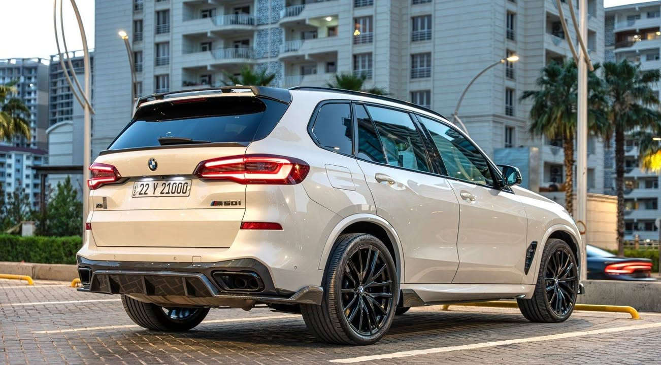 وحش الشوارع  X5 M50i 
٨ سلندر توين توربو  موديل ٢٠٢٢ 
ماشية ٧٥٠٠٠ كم 
مغلف PPF بالكامل 
فول مواصفات 
داخل احمر لونين بلادي 
بانوراما 
كاميرات ٣٦٠ 
رادارت 
مقاعد هيتر + تبريد 
سماعات harmon/kardon 
صندوق كهربائي 
عليها اضافات كاربون فايبر : لحية + دفيوز + دوسات + سپويلر 
قطعة وحده صبغ بدون دواخل بدون ايرباك 

التواصل عبر الواتساب  ***********

🔴 علق سوف يوصلك الرسائل سعر
